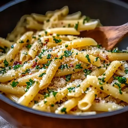 Italian Pasta with Garlic Olive Oil Sauce